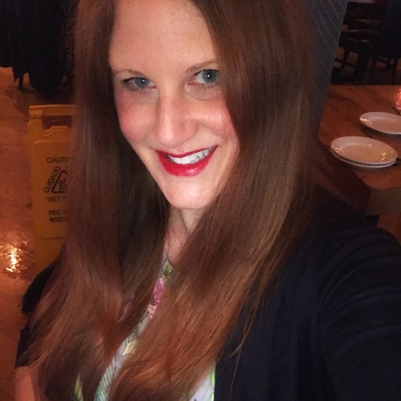 Meet your Posher, Lisa - Picture 1 of 1